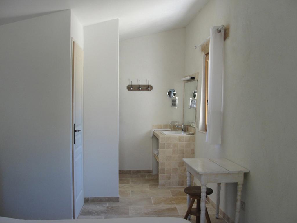 Le Mas De La Cherine Quinson Room photo