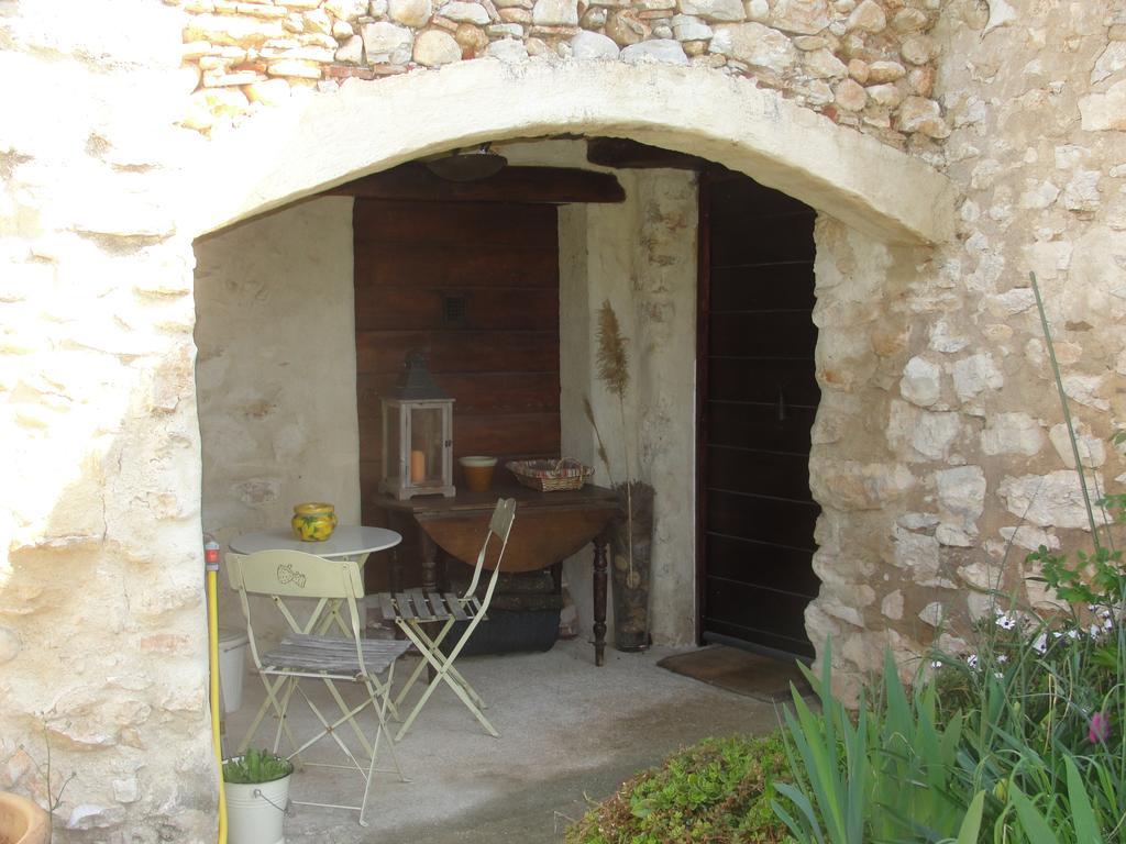 Le Mas De La Cherine Quinson Exterior photo